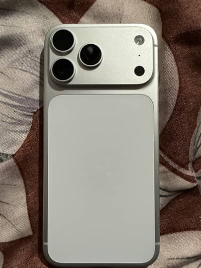 17 Pro Max Silver 256GB Non PTA With Complete Box