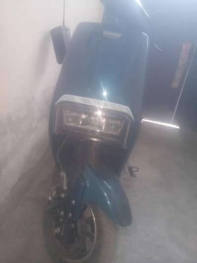 YJ Future Scooty