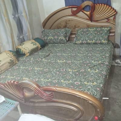 Bed and Almari%