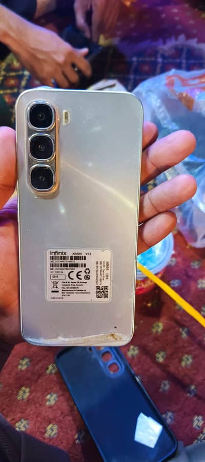 Infinix Hot 60 pro (6 months in warranty) panel damge Line