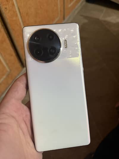 Tecno spark 20 pro plus