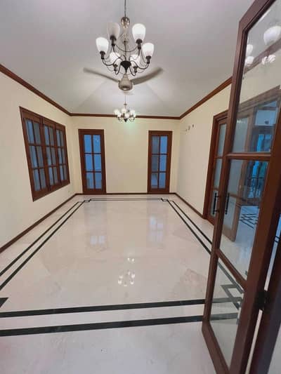 phase 8 500 YD Bungalow upper portion for rent