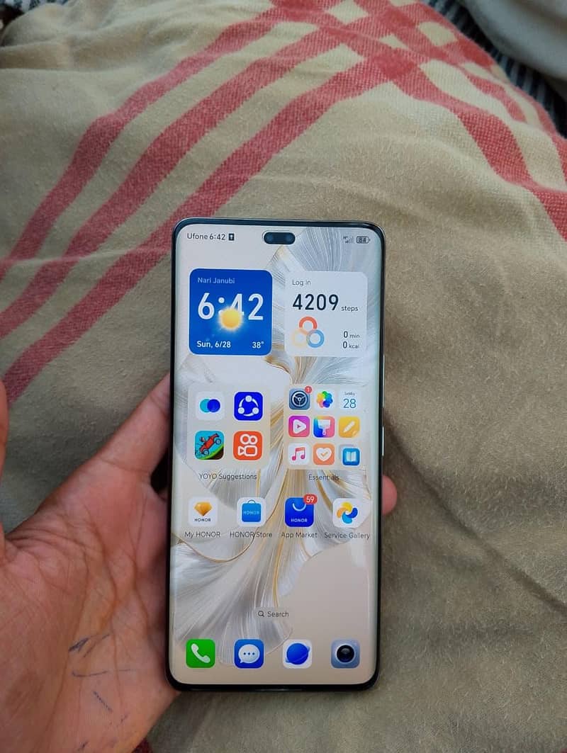 Honor 100 Pro 4