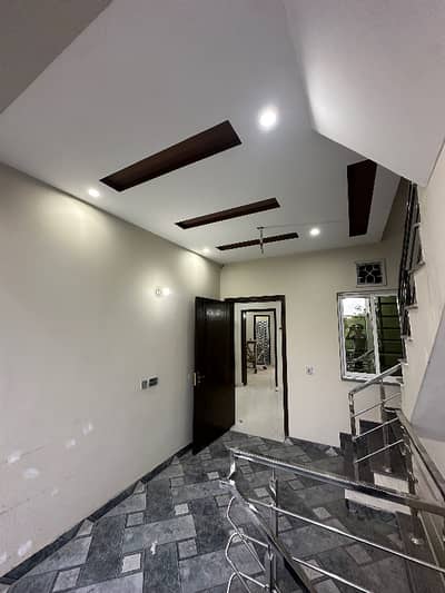 4 Marla 1st floor available for rent