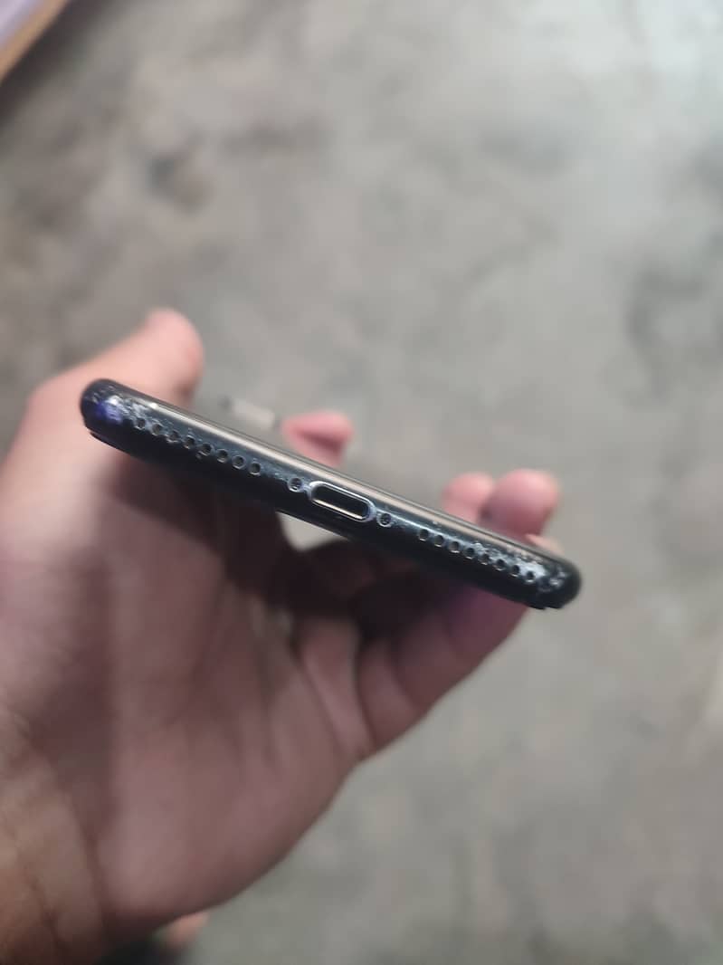 Apple iPhone 7 Plus 4