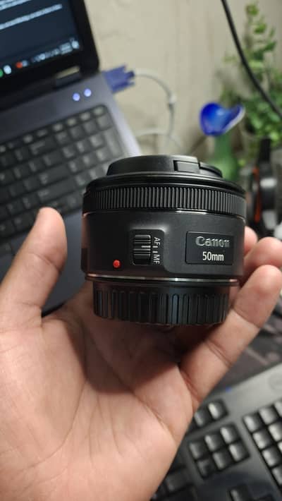 canon STM 50 mm 1.8 lens