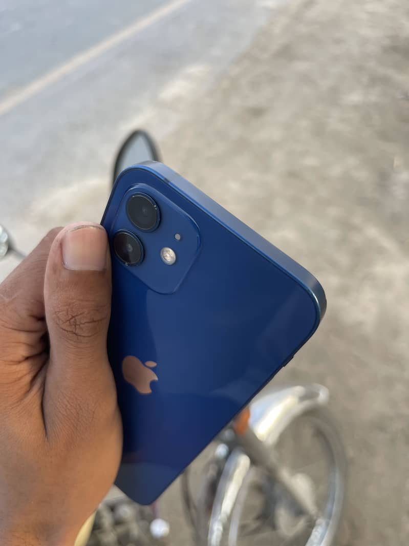 iPhone 12 1