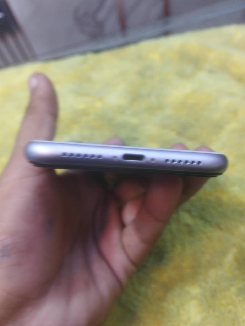 Apple iPhone 11 2