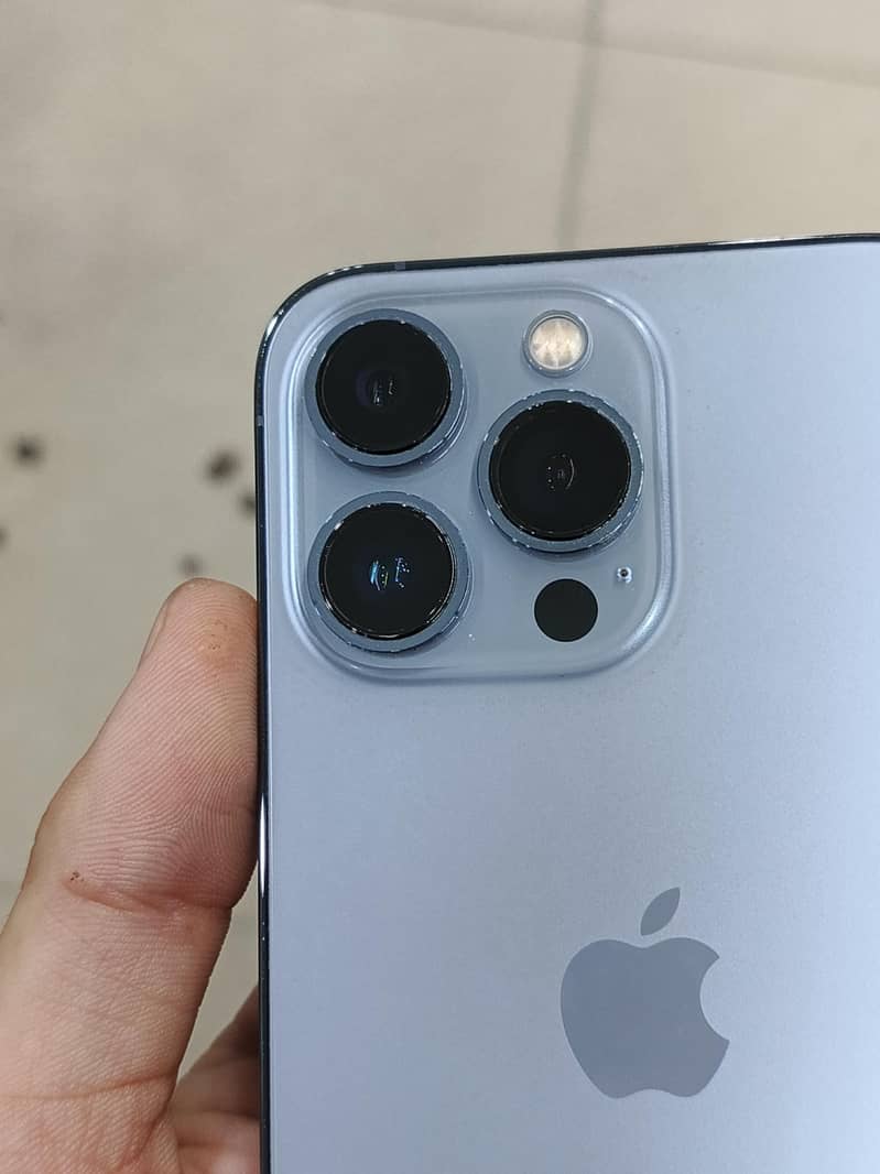 Apple iPhone 13 Pro 3