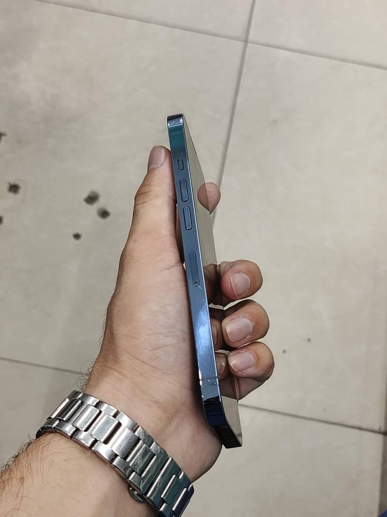 Apple iPhone 13 Pro 4