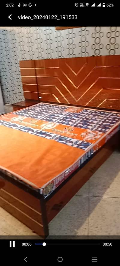 High gloss Acrylic king size bed set+mattres 10/10 unused