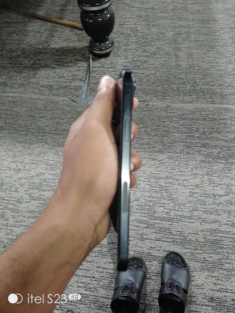 Apple iPhone 15 plus 3