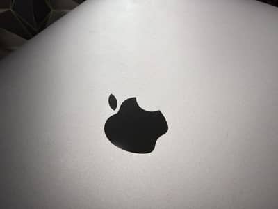 MacBook Pro 13” 2016 | i7 | 16GB RAM | 1TB SSD