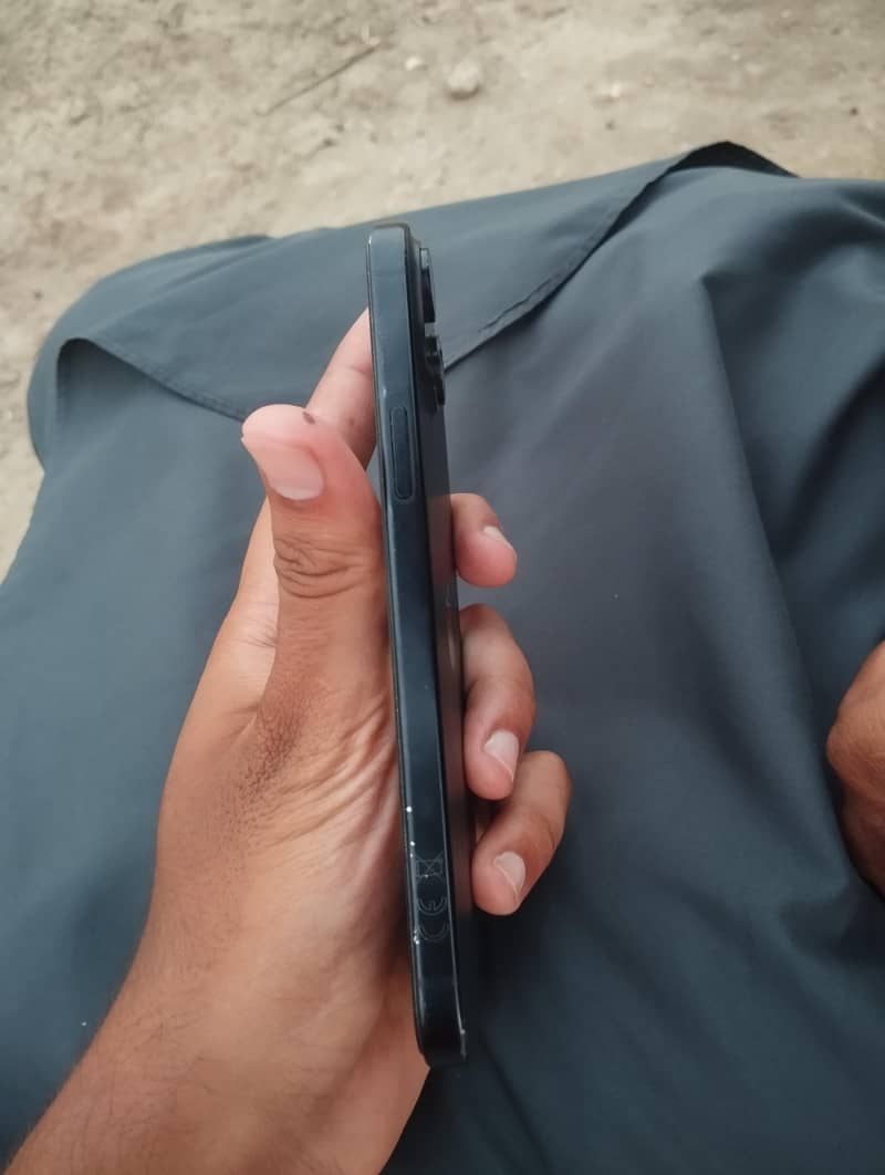 Apple iPhone 15 plus 3