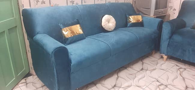 sofa set very less used just kine new