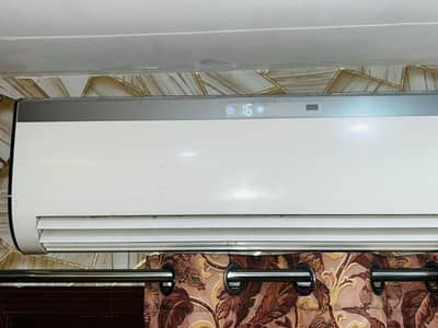 Gree ka tan ka ac hai urgent for sale