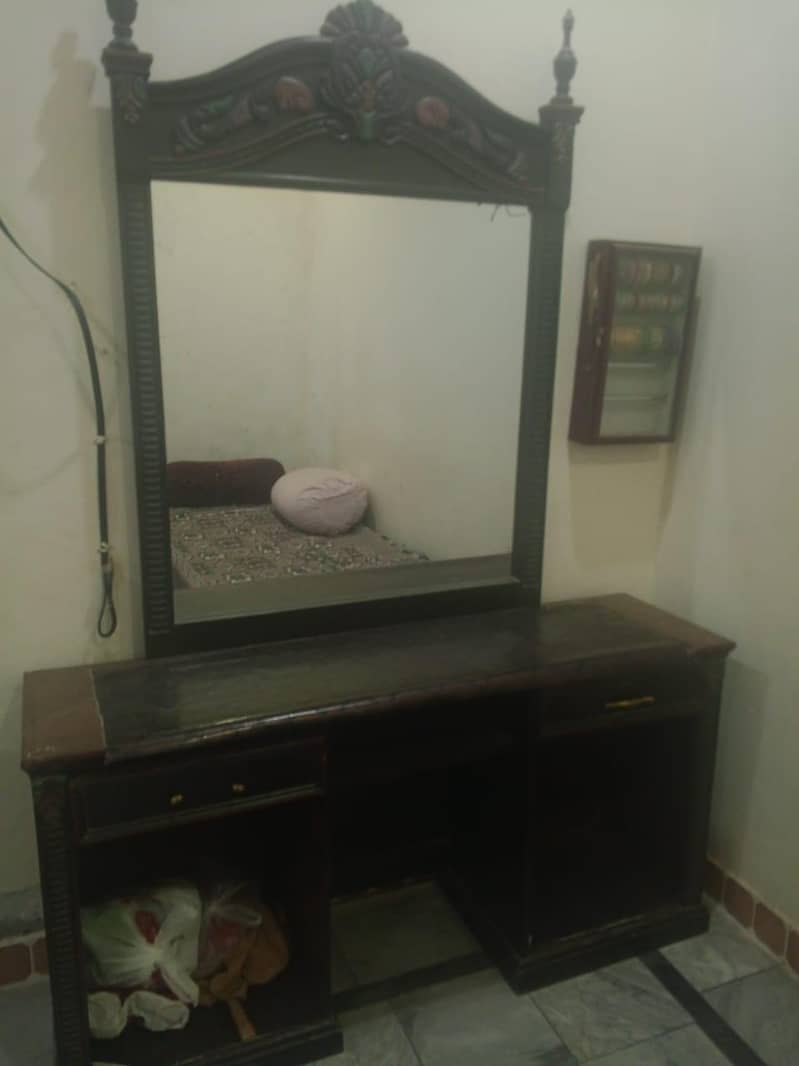 dressing table 0