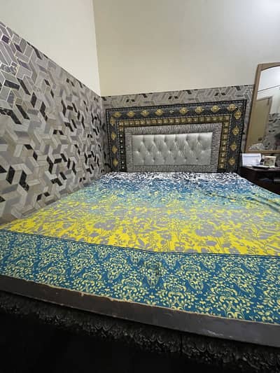 Wodden king side bed with mattress for sale in rawalpindi