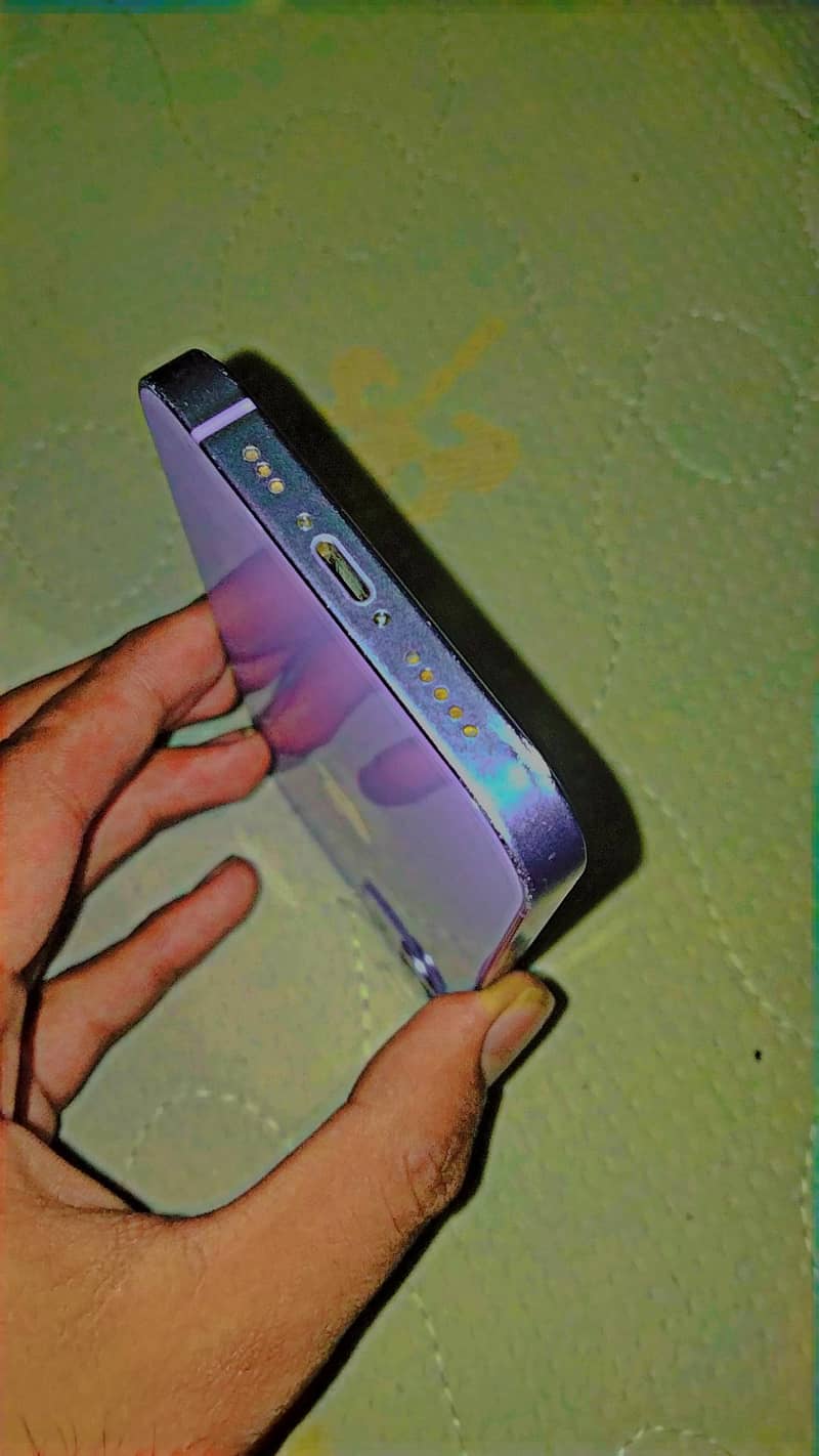 iPhone 12 0