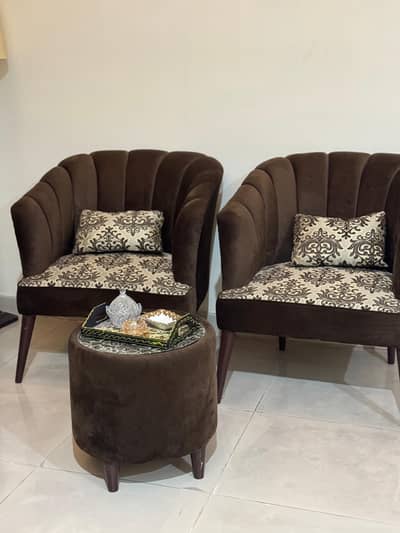 2 bedroom chairs+coffee table