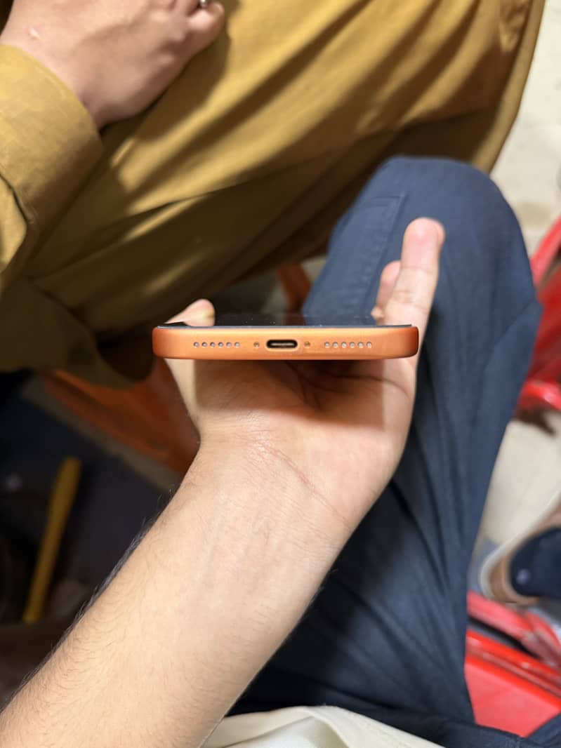 Iphone 17 pro max 4