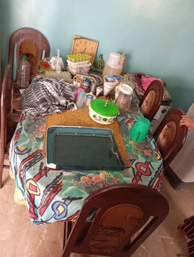 dinning table with 6 chairs