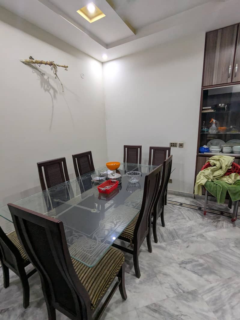 Dining table 0