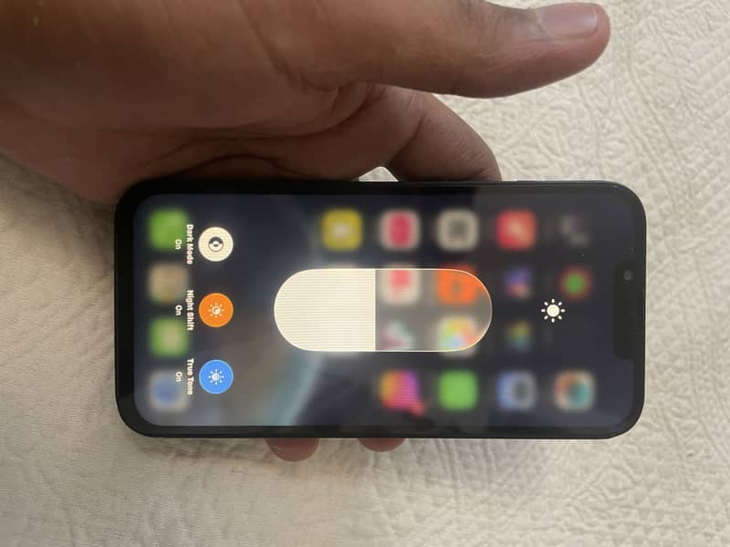 Apple iPhone 13 4