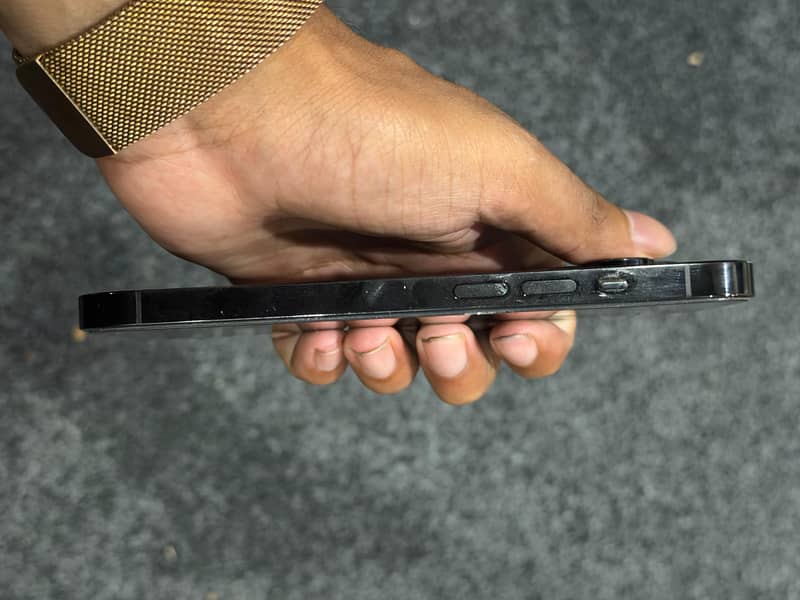 Apple iPhone 14 Pro 2