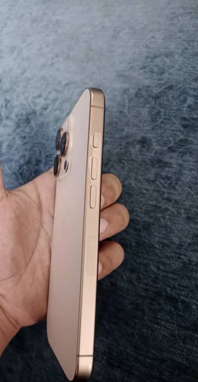 Apple iPhone 16 Pro