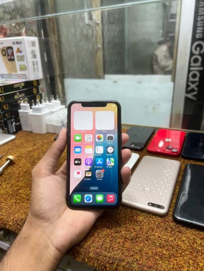 Apple iPhone 11