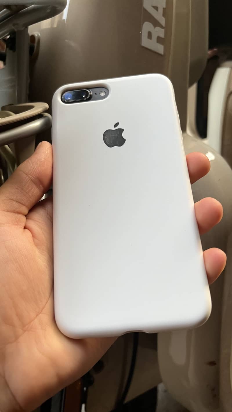 Apple iPhone 7 Plus 1