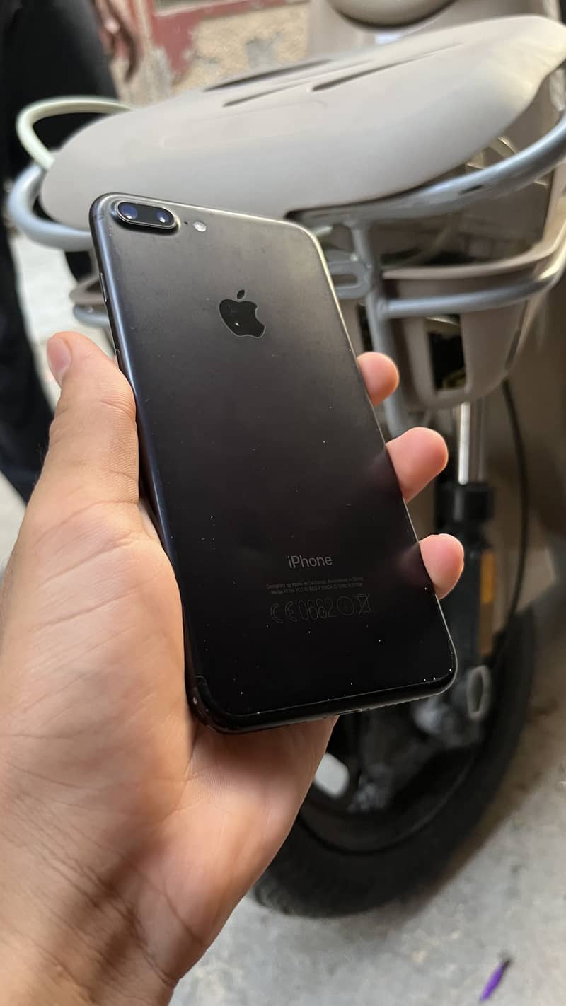 Apple iPhone 7 Plus 7
