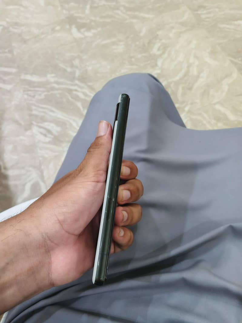 Google Pixel 6a 1