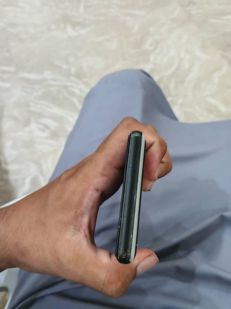 Google Pixel 6a 4