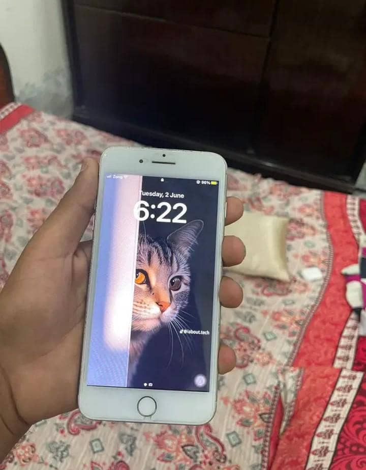 Apple iPhone 8 Plus 2