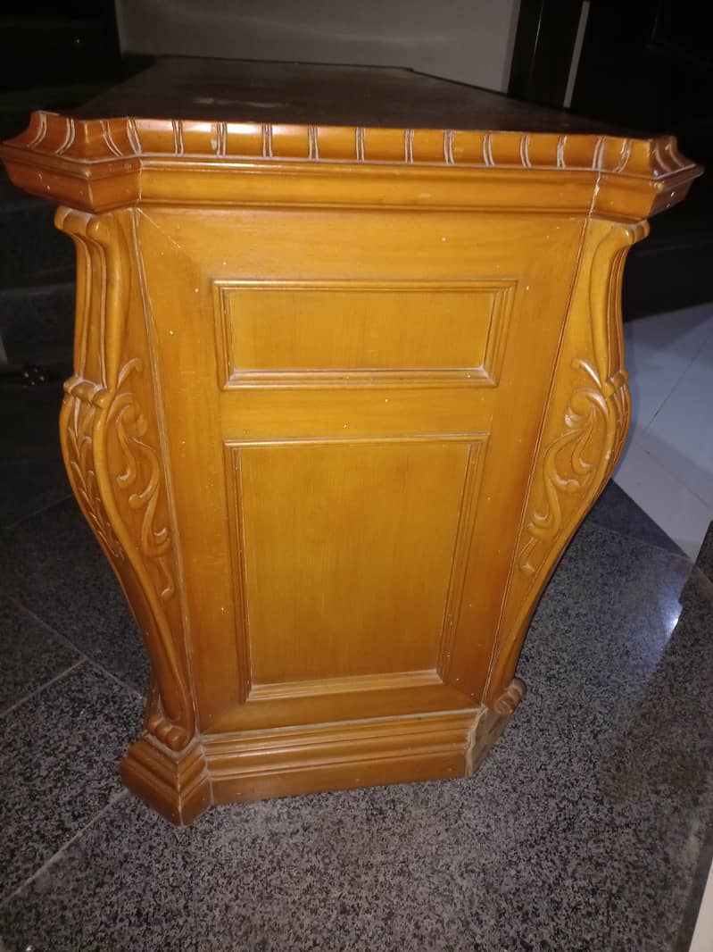 Computer Table 1