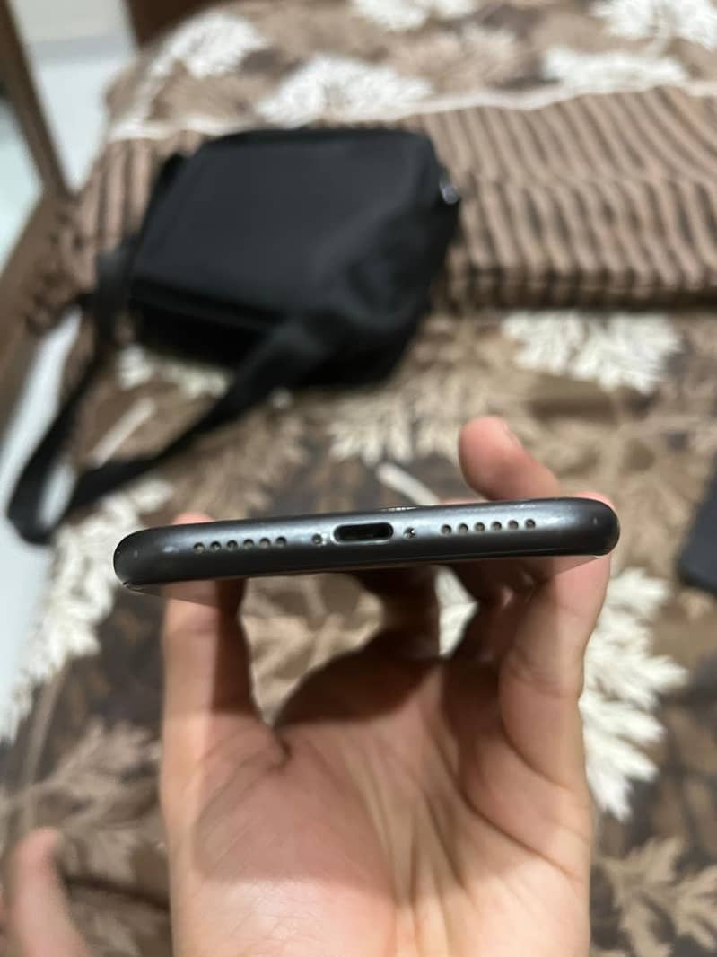 Apple iPhone 11 3
