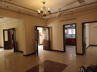 A Centrally Located Lower Portion Is Available For rent In Lahore