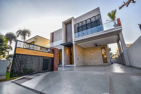 1 KANAL MODERN DESIGNER HOUSE FOR SALE