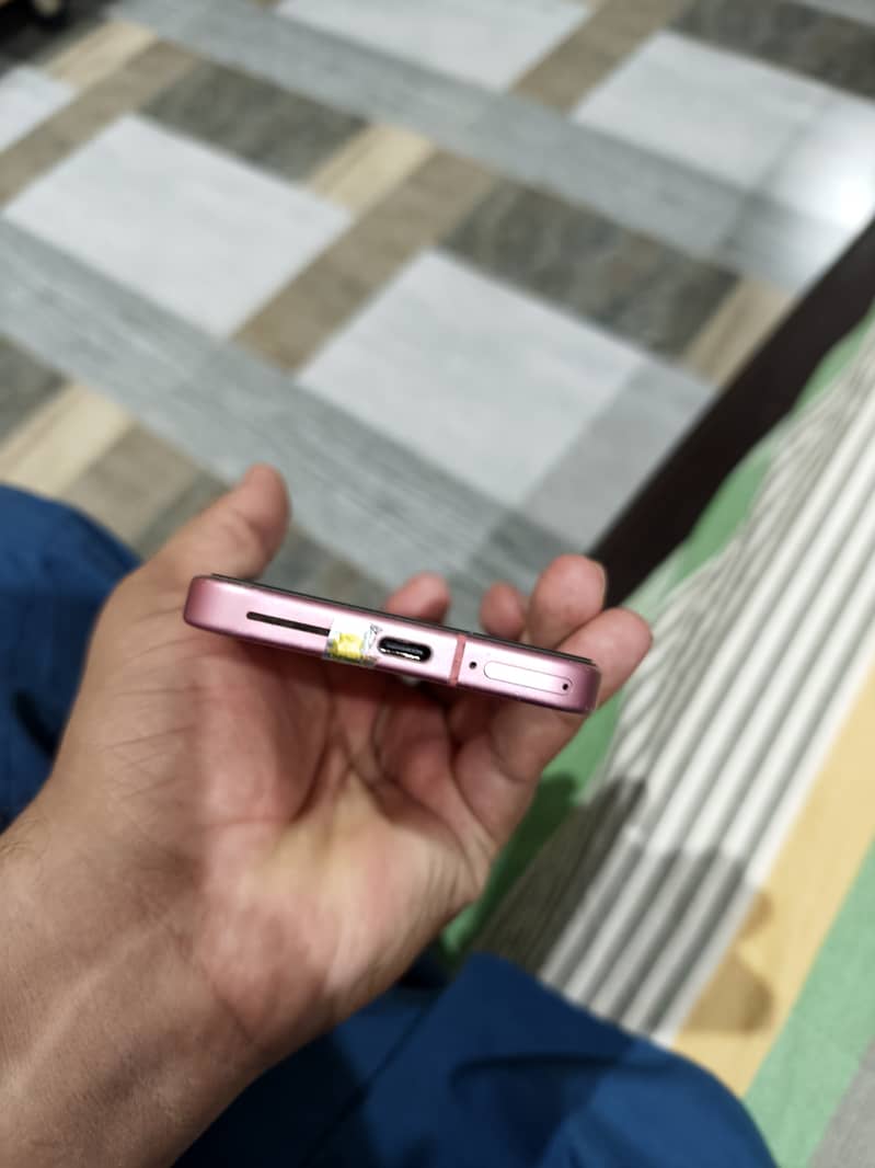 Google Pixel 9 4
