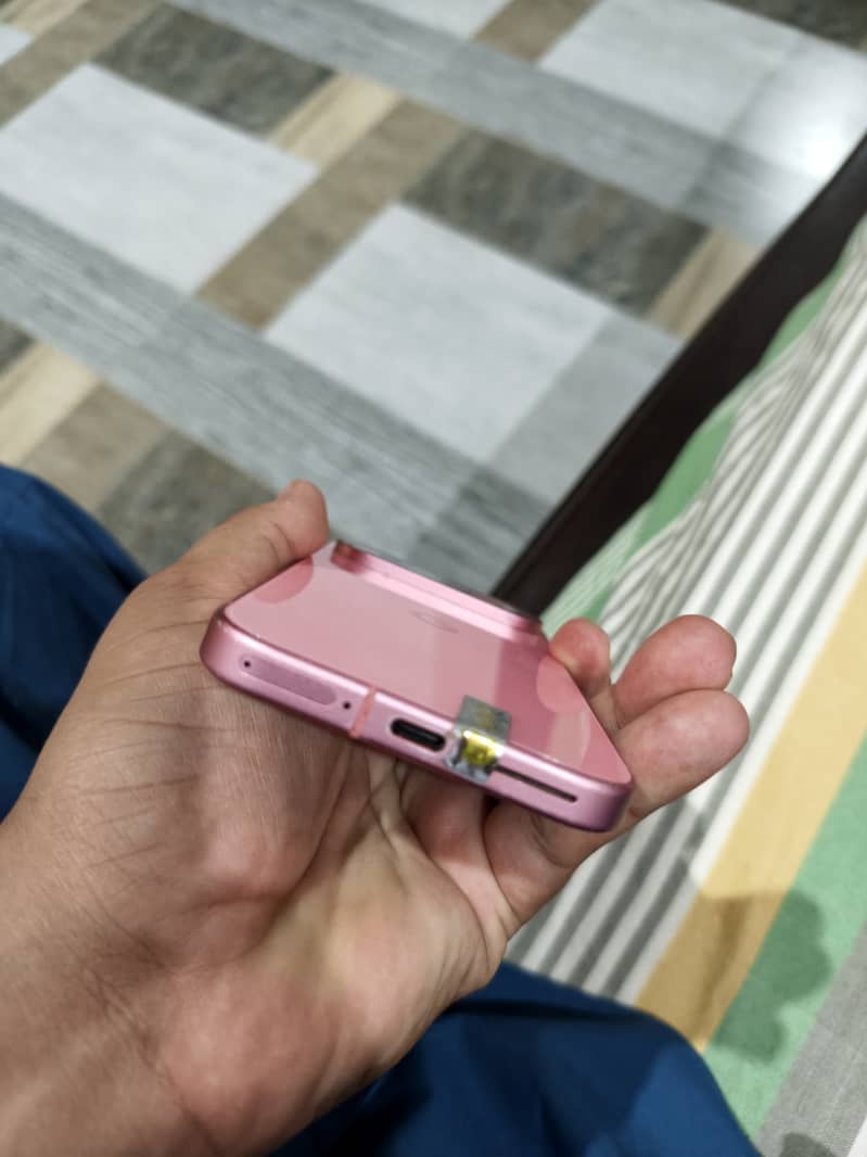 Google Pixel 9 6