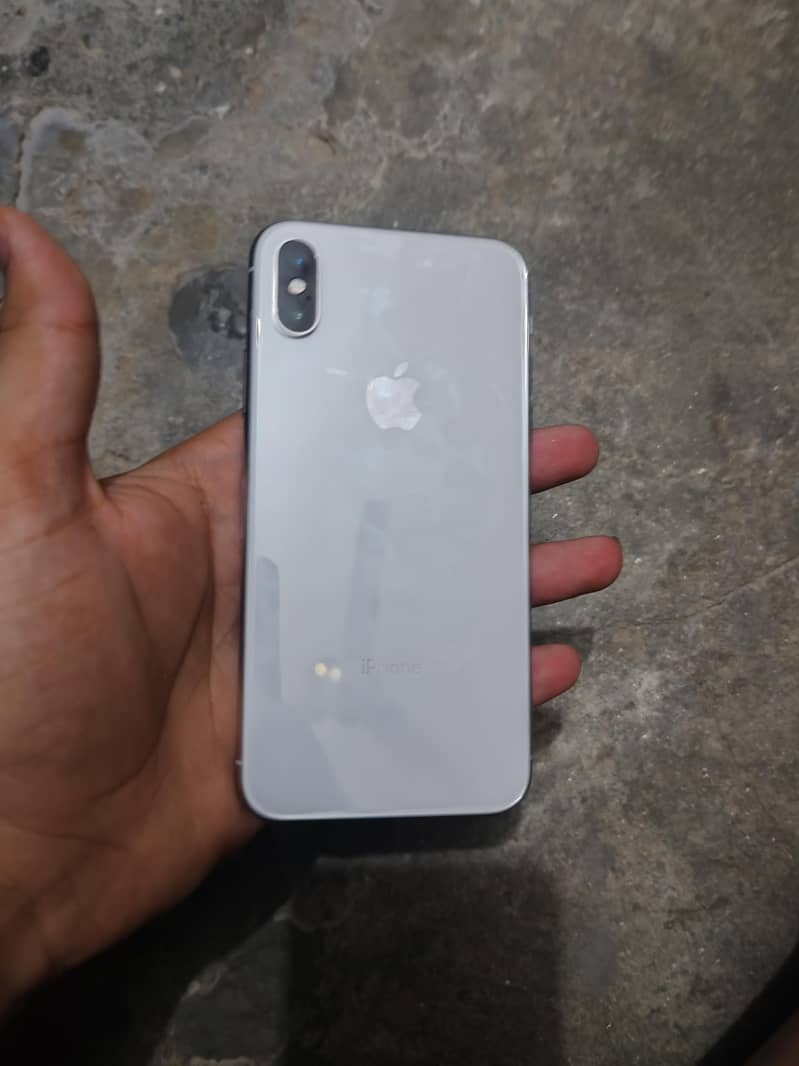Apple iPhone X 4