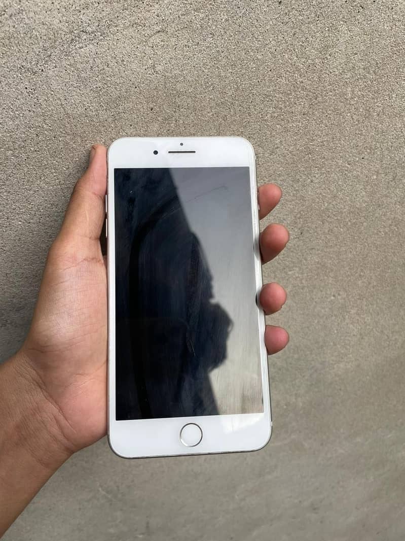 Apple iPhone 8 Plus 0