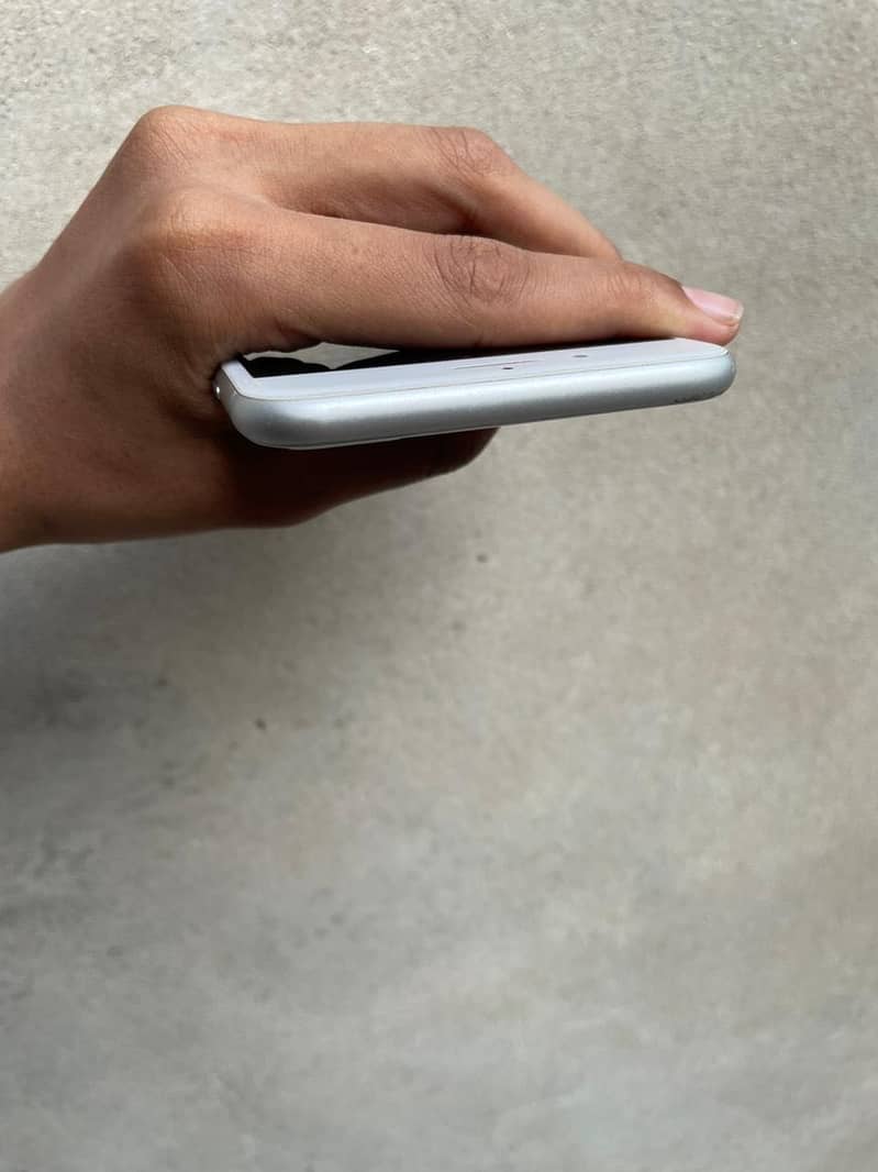 Apple iPhone 8 Plus 2