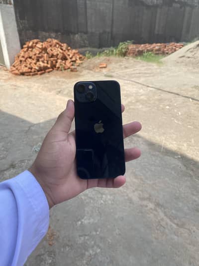 Apple iPhone 13