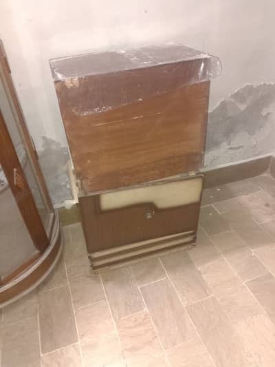 Wooden bed, cabinet and side corners