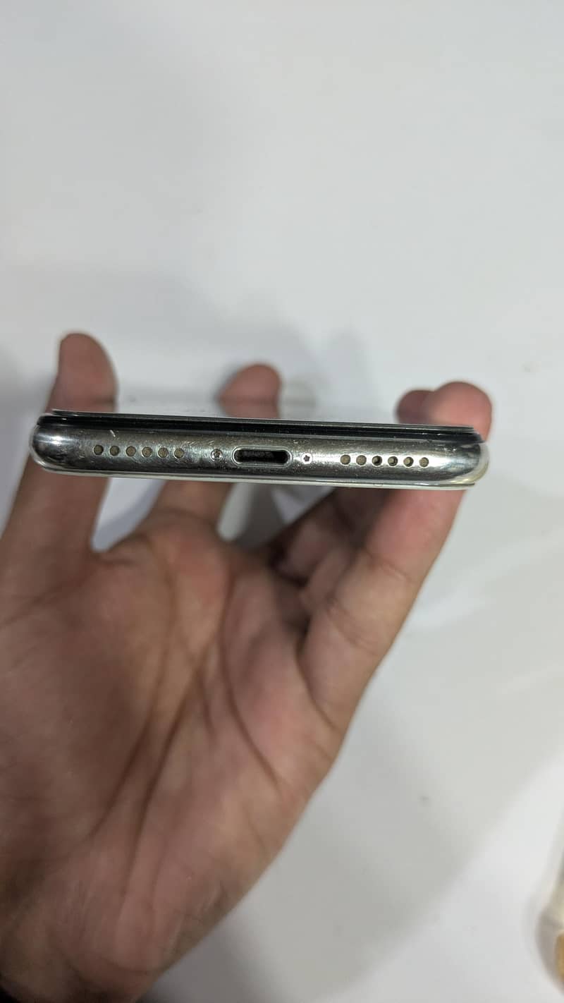 Apple iPhone X 5
