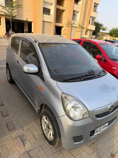 Daihatsu Mira 2011