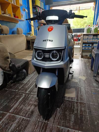 Metro M6 Lithium 2026 – Brand New Condition | Only 670 KM Driven |